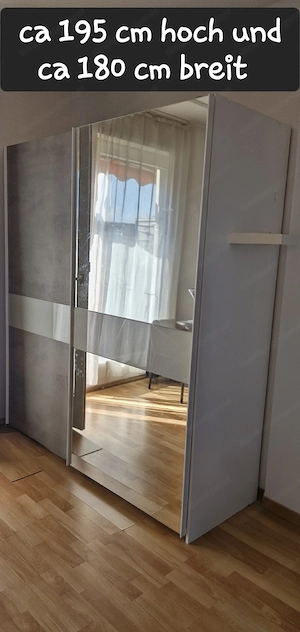 verschiedene Schränke  Bild 3