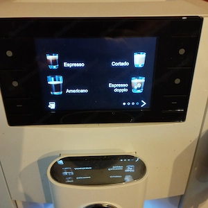 JURA Kaffeevollautomat E8 (EC) piano white Bild 5