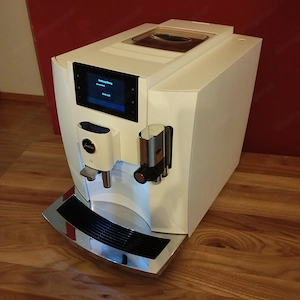 JURA Kaffeevollautomat E8 (EC) piano white Bild 3