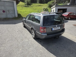 VW Passat 1.9 TDI 4Motion Kombi   Family Van Bild 3