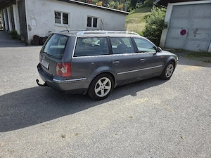 VW Passat 1.9 TDI 4Motion Kombi   Family Van Bild 2