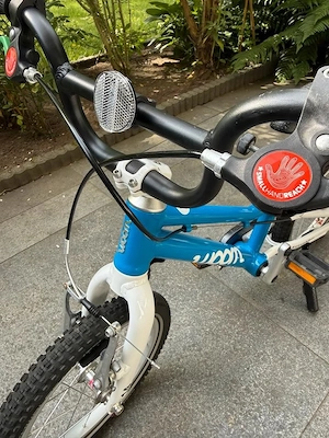 Woom 2 Kinderfahrrad 14 Zoll Blau Weiß  Bild 4
