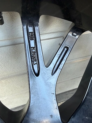 Porsche 21 Zoll Alufelgen mit Winterreifen Bild 6