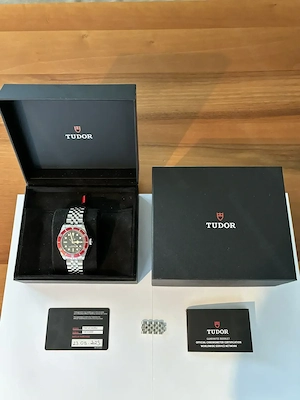 Tudor Black Bay 25% unter Neupreis! Full Set Bild 4