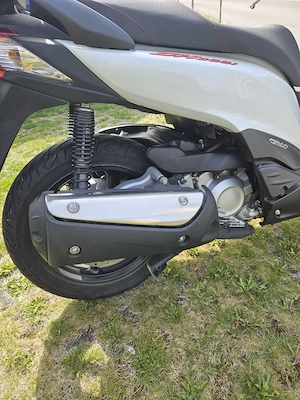 Honda SH300i Sport Bild 6