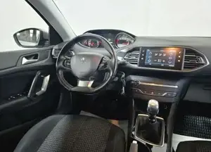 Peugeot 308 Bild 8