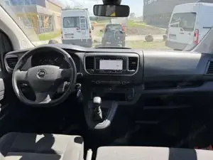 Opel Vivaro Bild 7