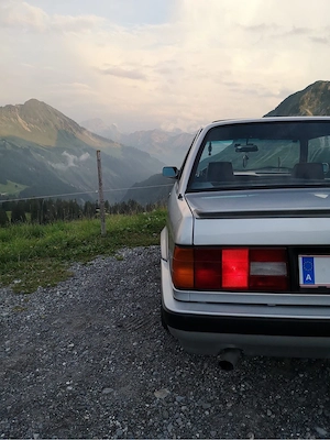 Bmw E30 318 is Bild 2