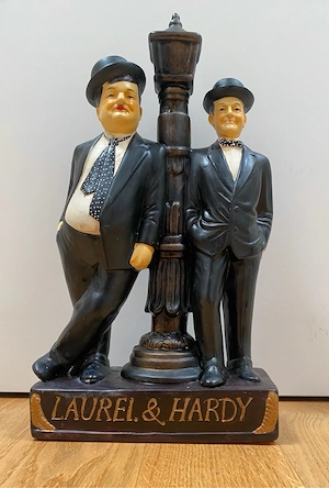 Kultige Laurel & Hardy Dekofigur    Dick und Doof  an der Laterne (42 cm) Bild 4