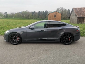 Tesla Model S 90D Bild 2
