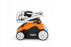 Mit dem STIHL Elektro-Vertikutierer RLE 240 k nnen Sie Gras vertikutieren und Rasenfilz von kleinere Bild 2