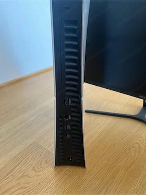 PS5 plus Monitor zu verkaufen Bild 3
