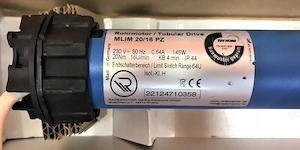 Hersteller RADEMACHER ROLLOTUBE M-LINE 26602055 Farbe: BLAU SCHWARZ Eigenschaften: Selbstlernender R Bild 3