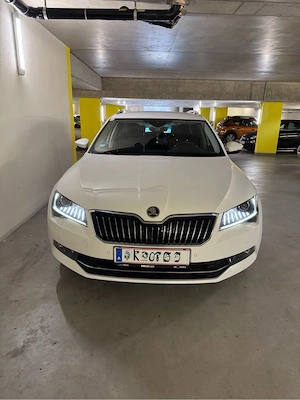 Skoda Superb Style 2.0 TDI DSG Automatik Tüv Neu Bild 4
