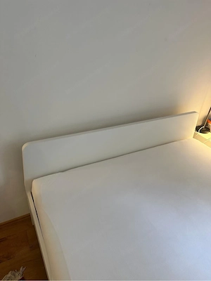 ikea Bett mit Lattenrost