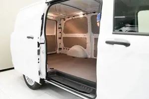 Mercedes-Benz Vito 114 CDI 4x4 Kasten Lang SpurW SpurH Bild 10