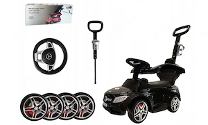 Das Set beinhaltet:   Mercedes C63 Coup  AMG, Fahrer   Gehhilfe   Schieber in einem Spielzeug! Da