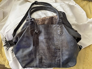 Sehr schöne Dame Handtasche kaum benutzt  Bild 4
