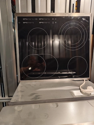 Elektrogeräte Backofen Geschierspüler Ceranfeld  Bild 3