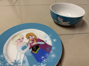 Süsses WMF Kinder Geschirrset DISNEY FROZEN mit Besteck - kaum benutzt- wie neu Bild 2