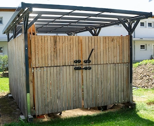 Alucarport mit Holzverkleidung