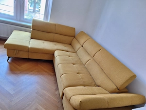 Schöne Couch senfgelb ausziehbar
