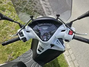 Honda SH300i Sport Bild 4