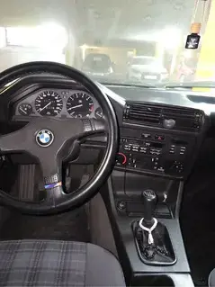 Bmw E30 318 is Bild 3
