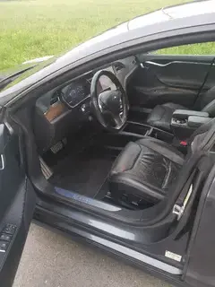 Tesla Model S 90D Bild 8