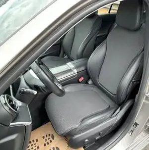 Mercedes-Benz C-Klasse Bild 16