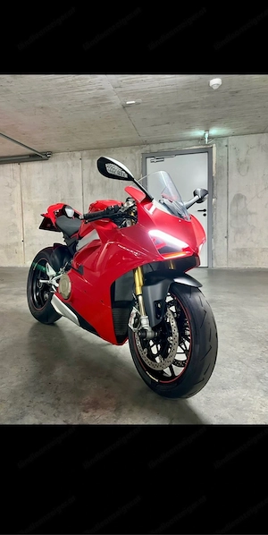 Ducati Panigale V4S