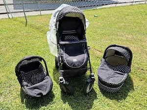 Kombi  Kinderwagen  Bild 2