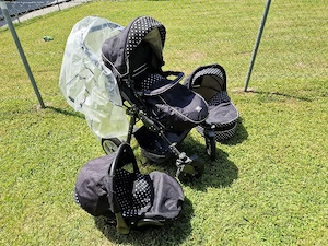 Kombi  Kinderwagen  Bild 3