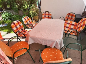 Gartentisch, 8 Stühle +Sitzkissen gratis gegen Abholung abzugeben
