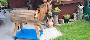 Stabiles Holzpferd Bild 2