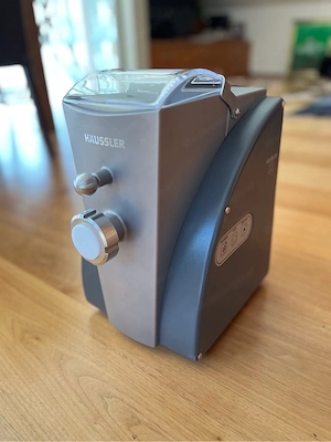 Nudelmaschine mit 8 Matrizen