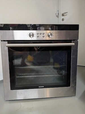 Simens Einbaubackofen, 60 x 60 cm, Stainless steel HB330550