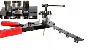 Presse zur Herstellung von Bremsleitungen und Hydraulikleitungen Bild 3