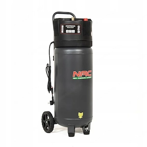 Motorleistung: 1500 W  2 PS Tankinhalt: 50 Liter Maximaler Arbeitsdruck: 10 bar Effektive Kapazit t: Bild 3