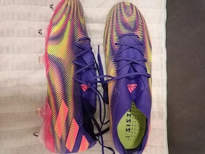Neue Adidas Fußballschuhe, Größe 43. Bild 3