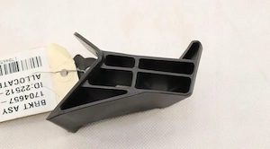 Original tesla model s plaid rechte halterung 1704657-00-d tesla model s plaid rechte halterung pass Bild 5