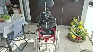 Neuwertiger Premiumrollstuhl der Marke Berollka! Bild 2
