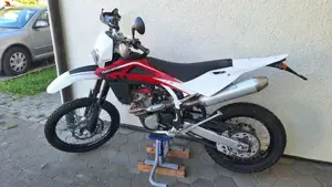 Husqvarna TE 250 Motorrad zu Verkaufen  Bild 2