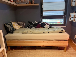 Ikea Bett 90x200 mit Lattenrost