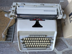 ADLER Schreibmaschine nostalgisch Universal 40