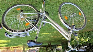 Damenfahrrad günstig abzugeben 