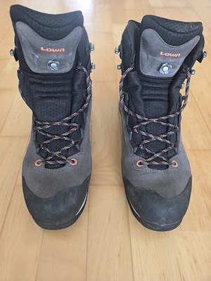 LOWA Bergschuhe Größe 45 Steigeisen geeignet!
