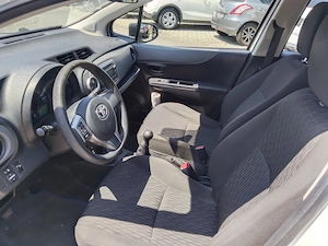TOYOTA Yaris Kleinwagen Bild 5
