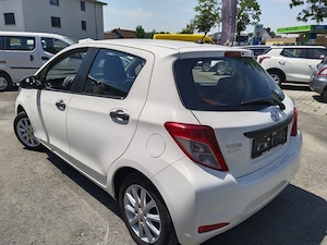 TOYOTA Yaris Kleinwagen Bild 4