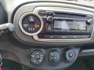 TOYOTA Yaris Kleinwagen Bild 7